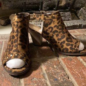 NWT Cheetah print ankle strap heels